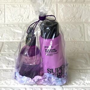 Super Berry Body Wash & Hair + Body Mist Gift Set